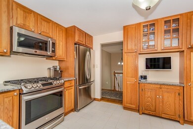 8 Sherburn Place, Wilmington, MA 01887 - photo 5