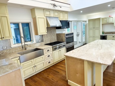 125 Maple St, Carlisle, MA 01741 - photo 7