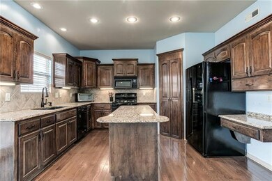 908 Birchwood Dr, Raymore, MO 64083 - photo 5