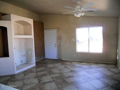 023-350873 - family room & entry