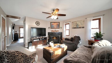 100 Filip St, Algonquin, IL 60102 - photo 2