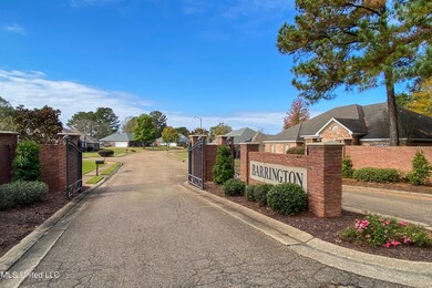 725 Creston Dr-2