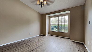 8152 Wellsmere Cir, Orlando, FL 32835 - photo 3