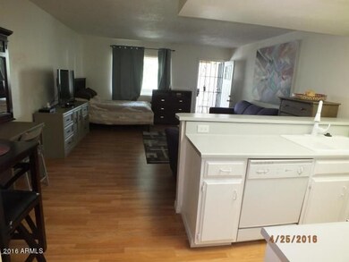 808 E Lawrence Ln unit 205, Phoenix, AZ 85020 - photo 6