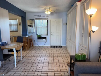 321 Wilson St unit A306, Hollywood, FL 33019 - photo 3