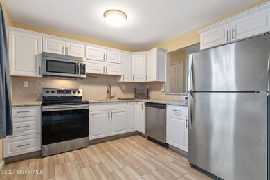 4 Red Oak Dr, Schenectady, NY 12302 - photo 7