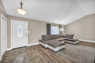 32194 N Roundhead Dr, Solon, OH 44139 - photo 3