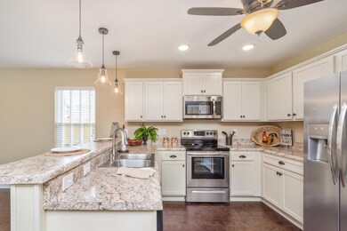 422 Eisenhower Dr-05