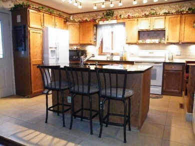 326 Riverside Dr, Lowell, MI 49331 - photo 5