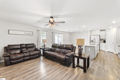 1929 Landrow Ln, Boiling Springs, SC 29316 - photo 7