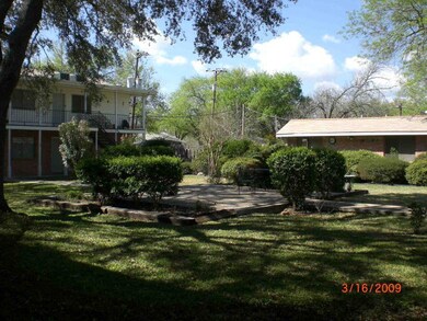 1120 N King St unit 103, Seguin, TX 78155 - photo 2