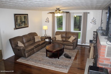 21 Walden Dr, Mountain Top, PA 18707 - photo 2