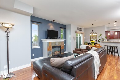 Living_Room_20180522_DW_0327_FULL