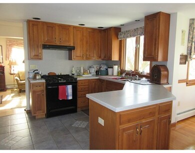 541 Riverside Dr, Florence, MA 01062 - photo 6