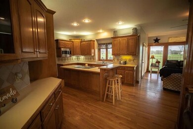 608 Horizon Pkwy, Raymore, MO 64083 - photo 6