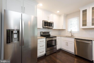 313 Hillsmere Dr, Annapolis, MD 21403 - photo 6