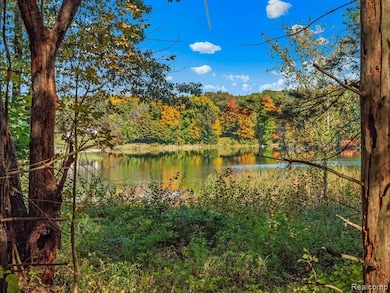 4695 Waterwood Way, Howell, MI 48855 - photo 4