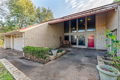 1612 Lakecrest Cir, Granbury, TX 76048 - photo 2