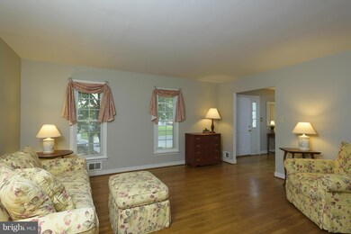 15908 Jerald Rd, Laurel, MD 20707 - photo 6