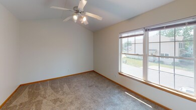 905-906-907-Remodeled-Unfurnished (2)