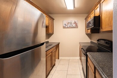 9805 Sterling Loop unit 201, Laredo, TX 78045 - photo 6