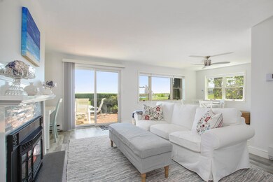 003-photo-living-room-7092699