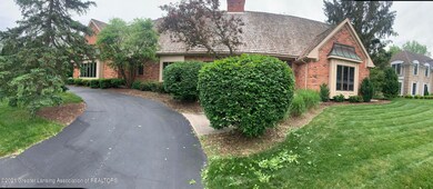 924 Pebblebrook Ln, East Lansing, MI 48823 - photo 3