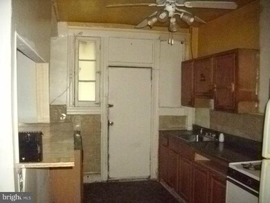 2813 Ridgewood Ave, Baltimore, MD 21215 - photo 3