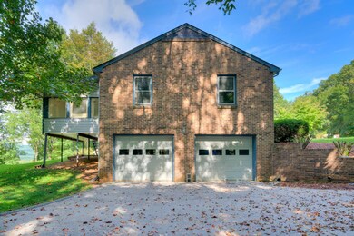 211 Pine Dr, Blacksburg, VA 24060 - photo 5