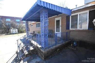 2612 Abelwood Rd, Charlotte, NC 28216 - photo 2