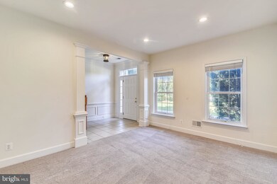 2522 Walnut Leaf Ln, Herndon, VA 20171 - photo 5
