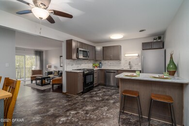 815 Duke Dr unit 428, Grand Forks, ND 58201 - photo 5