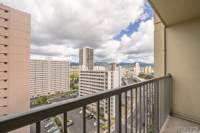 Century West unit 1403, Honolulu, HI 96818 - photo 6