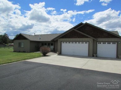 63151 Terry Dr, Bend, OR 97701 - photo 2