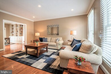 11611 Hunters Run Dr, Cockeysville, MD 21030 - photo 2