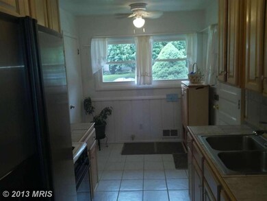 508 Valley Dr SE, Vienna, VA 22180 - photo 6