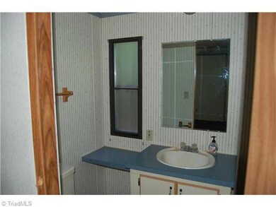 4117 Friendship Rd, Asheboro, NC 27205 - photo 6