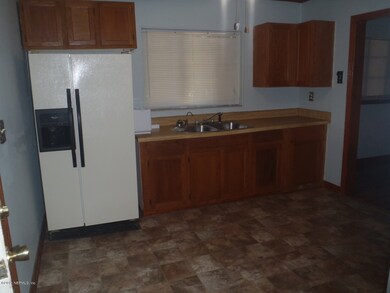 8930 Macarthur Ct S, Jacksonville, FL 32216 - photo 6