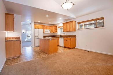 1243 SW Wheeler Place, Bend, OR 97702 - photo 6