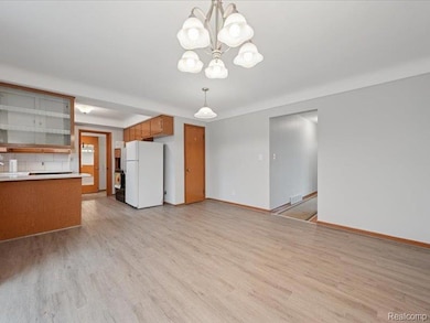 26723 Menge Ct, Warren, MI 48091 - photo 4