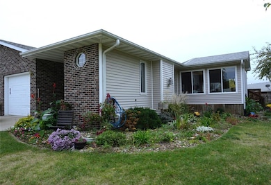 324 S 10th Ave, Winterset, IA 50273 - photo 2