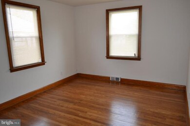 1241 Linden Ave, Halethorpe, MD 21227 - photo 6