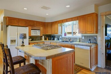 4810 Shoreline Dr N, Keizer, OR 97303 - photo 7