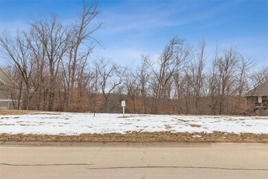 4908 Keystone Ridge SE, Cedar Rapids, IA 52403 - photo 2