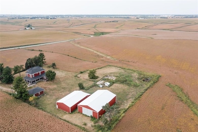 5664 Island Ave, Newton, IA 50208 - photo 3