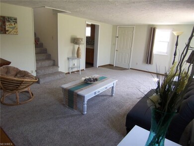 Livingroom angle 2.