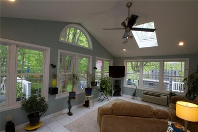 Spacious Sun Room!