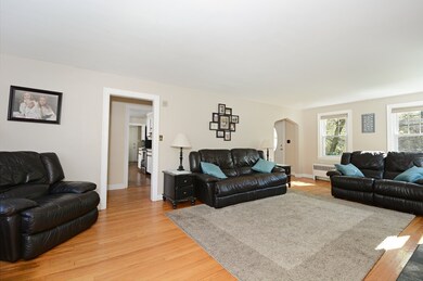 724 Salisbury St, Worcester, MA 01609 - photo 4
