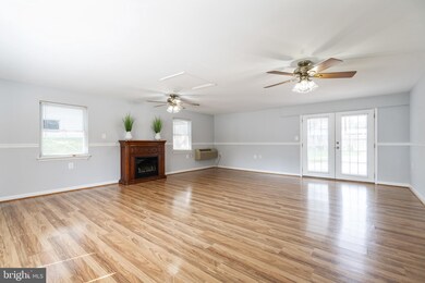 55 Bremer Dr, Glen Burnie, MD 21061 - photo 5