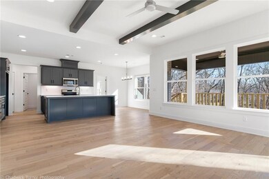 33 Lyndhurst Dr, Bella Vista, AR 72714 - photo 2